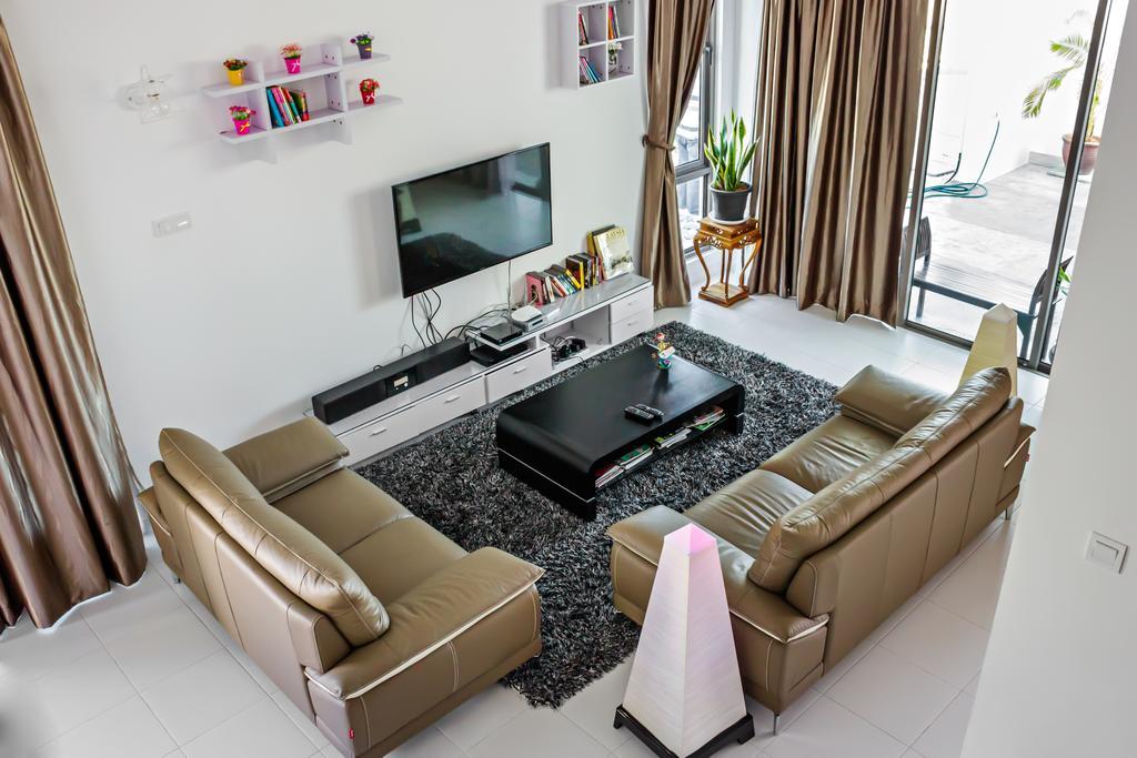 R Residence Jelutong Bagian luar foto