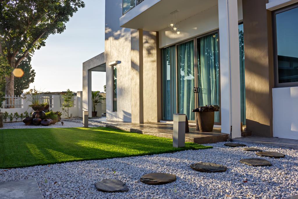 R Residence Jelutong Bagian luar foto